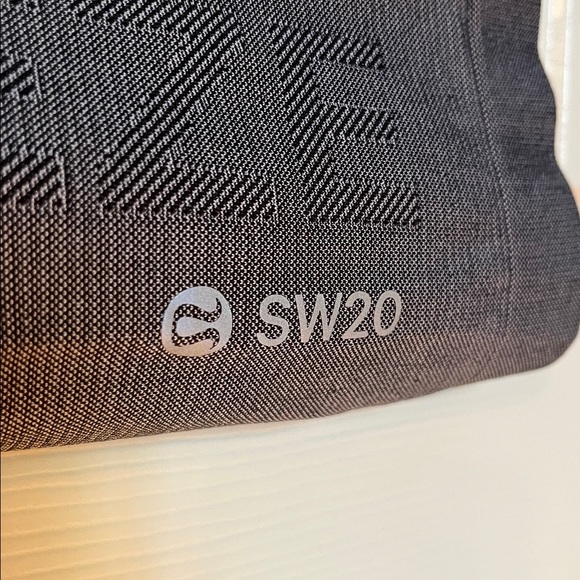 Lululemon Seawheeze Metal Vent Tech Muscle Tank - Picture 5 of 8